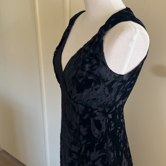 The Limited crushed velvet gown size 2 - Picture 6 of 16